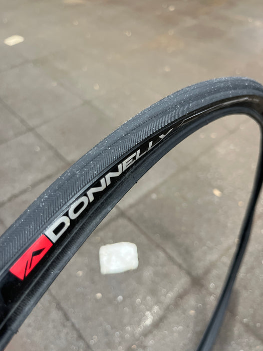 Donnelly Strada LGG 700 x 25 Road Tyre – 60TPI Black Wire Bead (OEM)