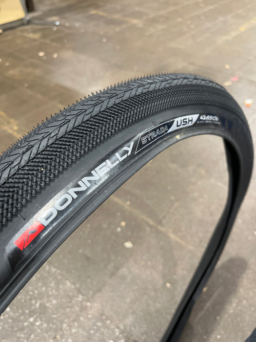 Donnelly Strada USH 650b x 42 Gravel & All-Road Tyre – 60TPI Black Wire Bead (AFM)