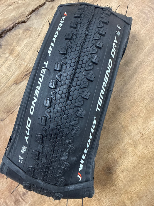 Vittoria Terreno Dry Gravel folding Tyre 700x38c (40-622)