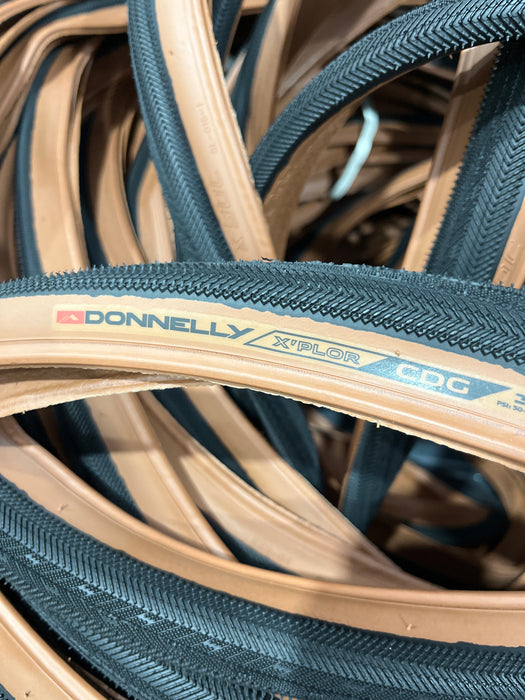 Donnelly X'Plor CDG 700 x 30 All-Road Gravel Tyre – TL Tan Folding (OEM)