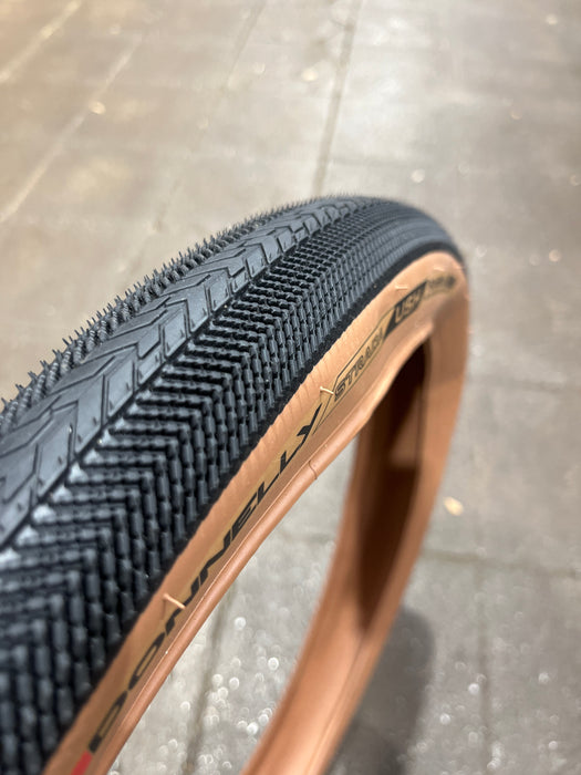 Donnelly Strada USH 650b x 50 Gravel & All-Road Tyre – 120TPI TL Tan Folding (OEM)