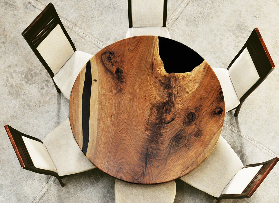 True Wood '4 Eyes' Dining table