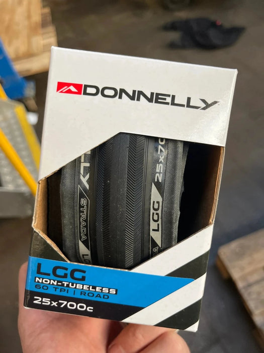 Donnelly Strada LGG 700x25 road tyre, black, 60TPI folding bead
