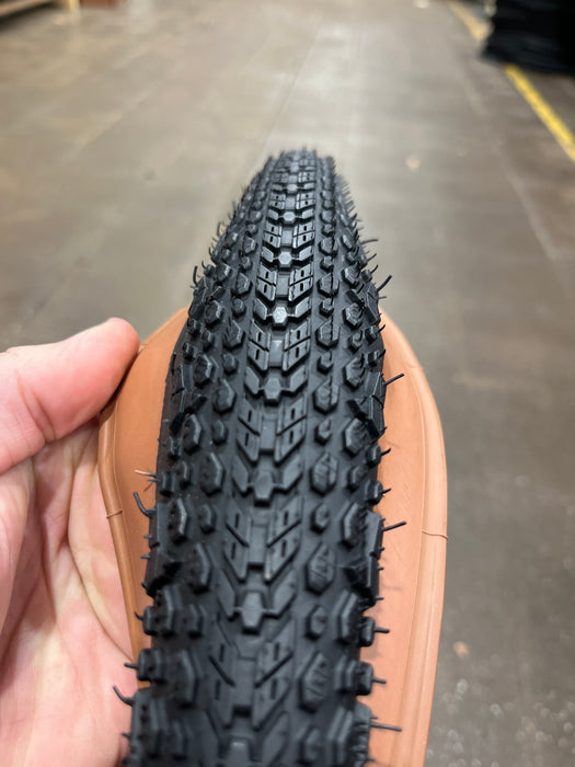 Donnelly X'Plor MSO 650b x 50 Adventure Gravel Tyre – TL Tan Folding
