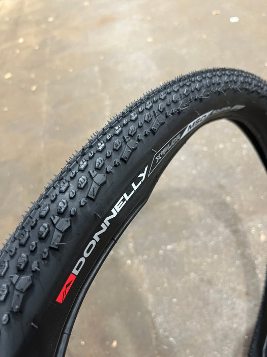 Donnelly X'Plor MSO 650b x 50 Adventure Gravel Tyre – TL Black Folding (OEM)