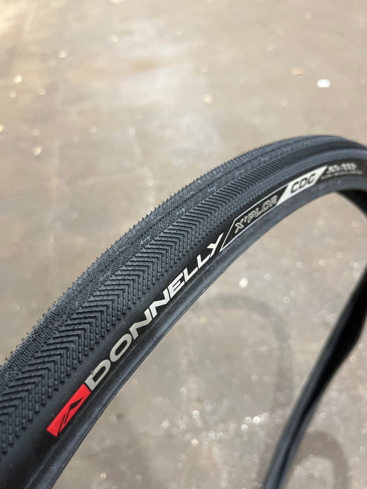 Donnelly X'Plor CDG 700 x 30 All-Road Gravel Tyre – 60TPI Black Folding (OEM)