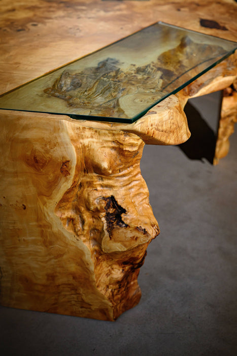 True Wood 'Candyburr' Coffee table