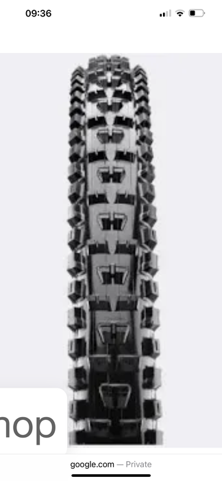 Maxxis high Roller II Tyre 29 x 2.30 60TPI EXO/TR Black Folding Tyre.  Cosmetic bargain.