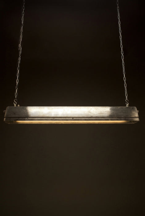 Vintage Texas Rig-a-lite 4ft explosion proof strip light, cast aluminium hinged clasp and ribbed body