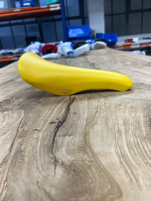 KASHIMAX Saddle AERO AX-2A Padded, AM 6224 Yellow, Black Base, CP Rail