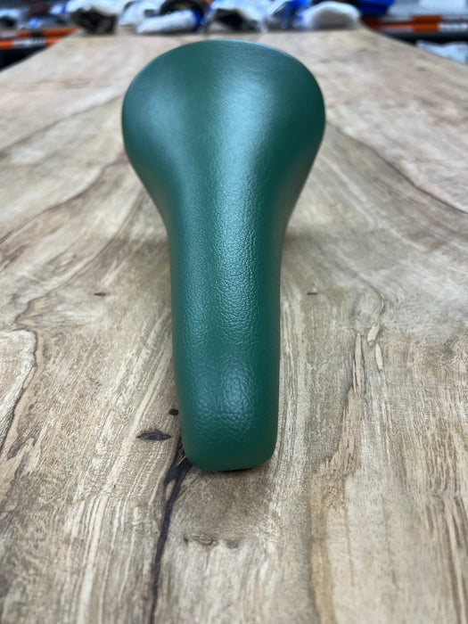 KASHIMAX Saddle AERO AX-2A Padded, AM 6309 Green, Black Base, CP Rail