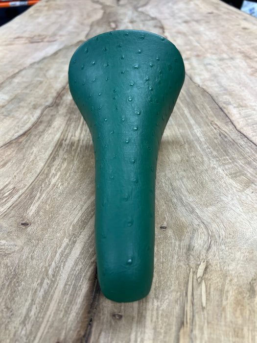 KASHIMAX Saddle AERO AX-2A Padded, Ostrich 2953 Green, Black Base, CP Rail