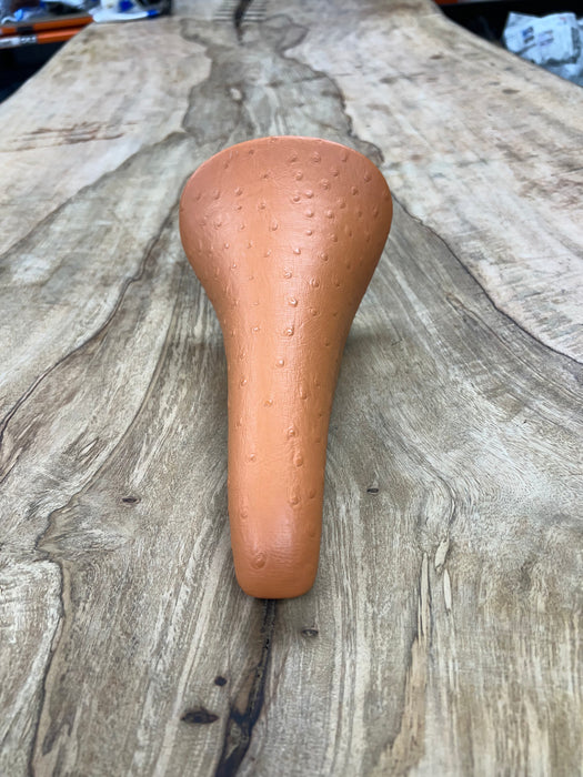 KASHIMAX Saddle AERO AX-2A Padded, Ostrich 2951 Tan, Black Base, CP Rail