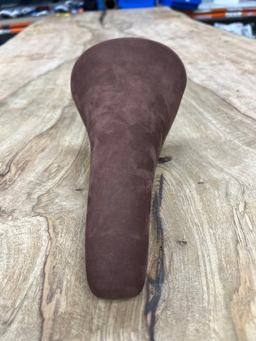 KASHIMAX Saddle AERO AX-4A Padded, Suede Brown, Black Base, CP Rail