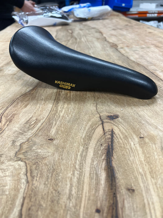 KASHIMAX Saddle AERO AX-4A Padded, Belleseim Black, Black Base, CP Rail