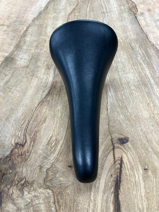 KASHIMAX Saddle AERO AX-4A Padded, Belleseim Black, Black Base, CP Rail