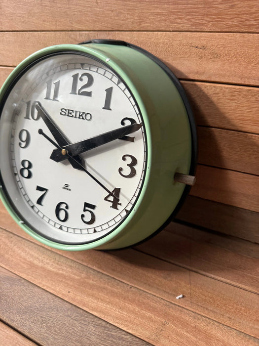 Seiko ship's cabin clock, green paint, white face – photo 3