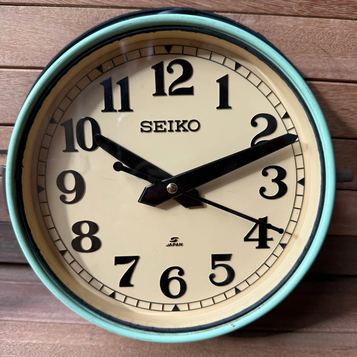 Seiko ship's cabin clock, green paint, cream face – photo 1