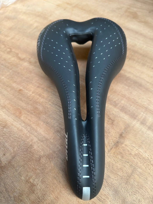 SELLE ITALIA Diva Lady Flow Saddle Black FeC Rails 270mm x 150mm