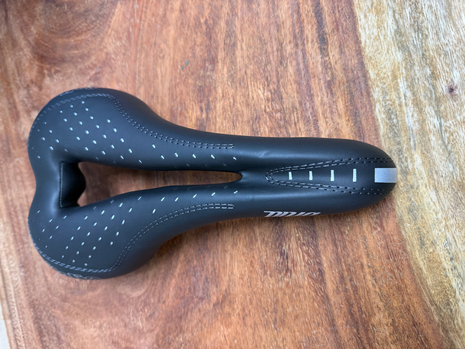 Selle Italia Diva Gel Flow Women's Saddle - Black S3 Manganese Rails