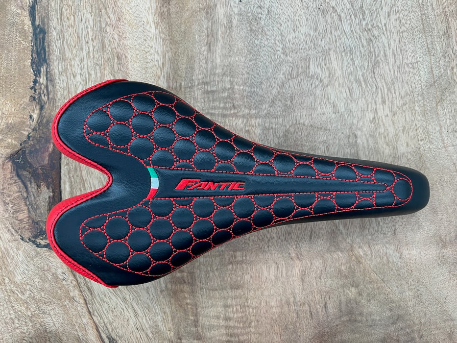 Selle Monte Grappa Leather Black 145x275mm (Fantic Logo)