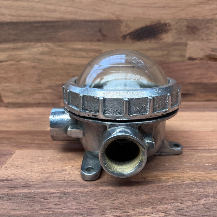 Mini marine bulkhead light polished aluminium body detail