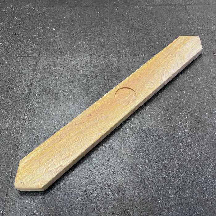 Close-up of the angled mitred end on a solid Rengas hardwood flat divider