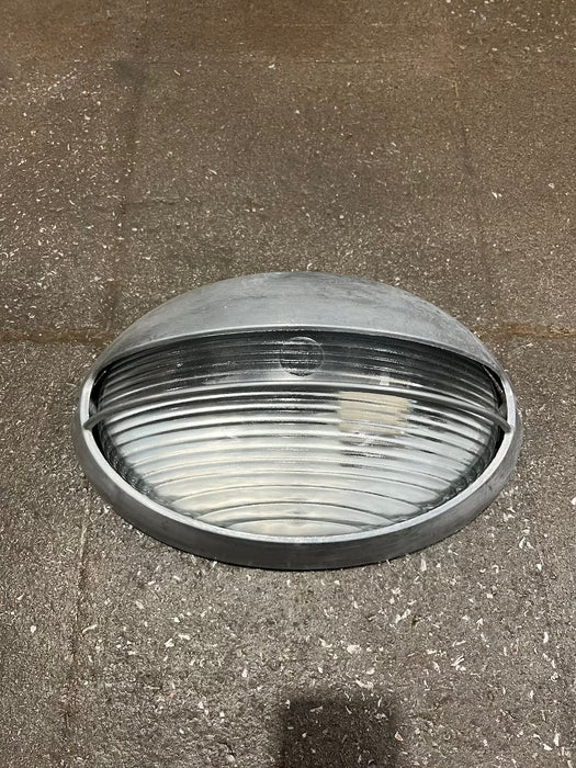 Industrial Oval Bulkhead Light with Eyelid Shield – Silver Grey Aluminium, E27