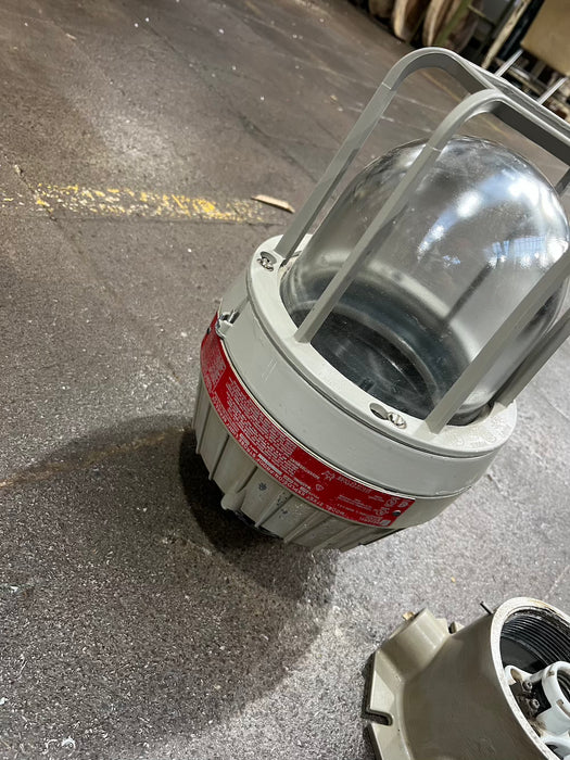 Salvaged Federal Signal 27XST Explosion-Proof Light