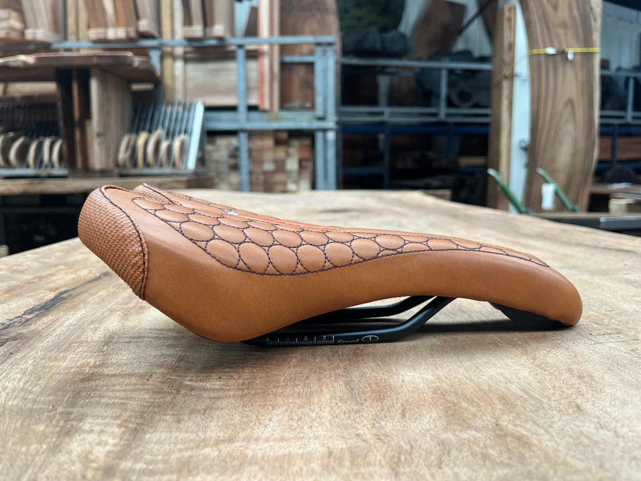 Selle Monte Grappa Sevenday Brown 145x275mm (Fantic Logo)