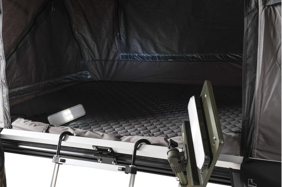 Wild Land Rock Cruiser 140 Hard-Shell Rooftop Tent