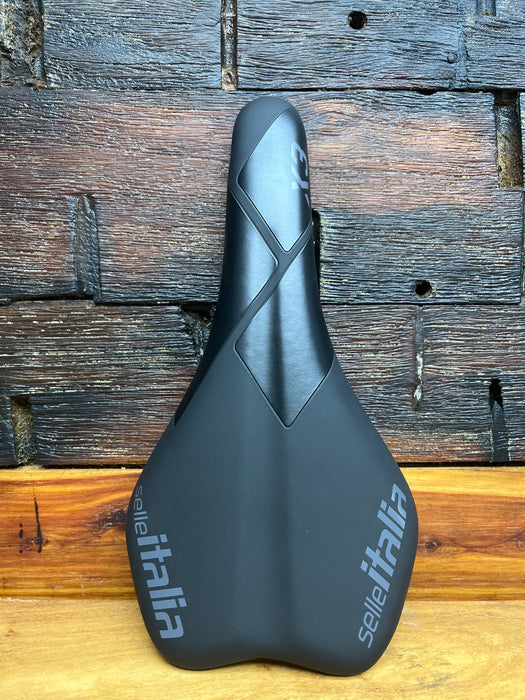 Selle Italia X3 Black FEC saddle