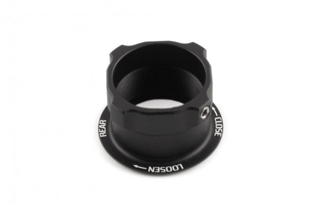 Rear SP Center Lock bearing preload system locked (BPS)